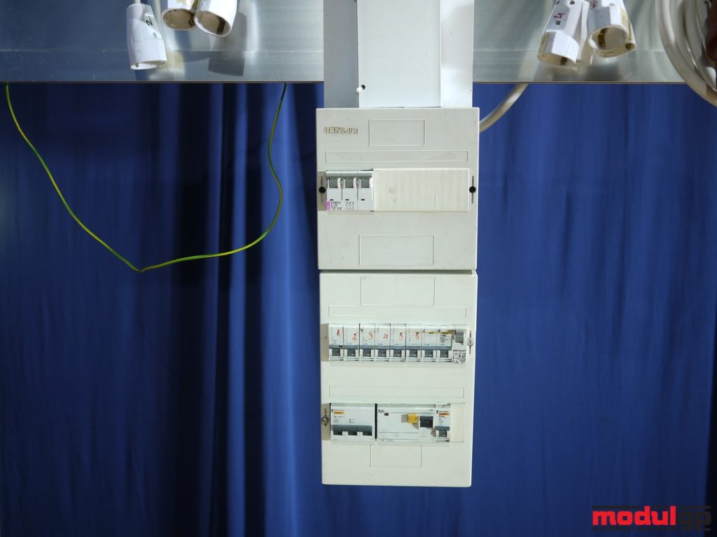 Biztosítótábla 3*63 A-es (40 kW)