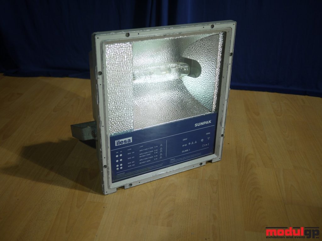 400 W-os fém halogén reflektor (fehér fényű)